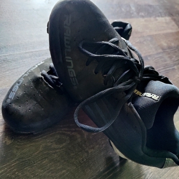 Size 7 soccer shoes - Picture 5 of 6